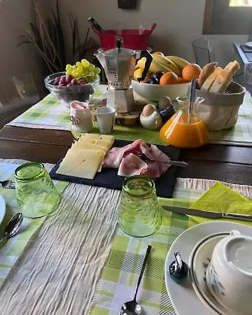 Casale Del Sole Couette-café Castellina Marittima